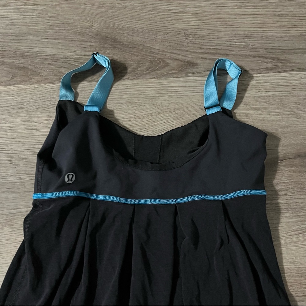 LuLuLemon Athletica Womens Back on Track Black Aqua Built in Bra Tank Top Size 6 - Picture 2 of 8